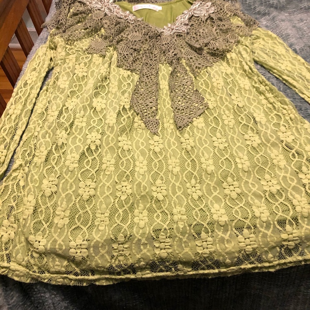 Upscale dressy shirt